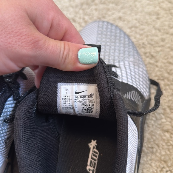 Nike Metcon Silver/black Sneakers Women’s size 9| CrossFit - Picture 8 of 10